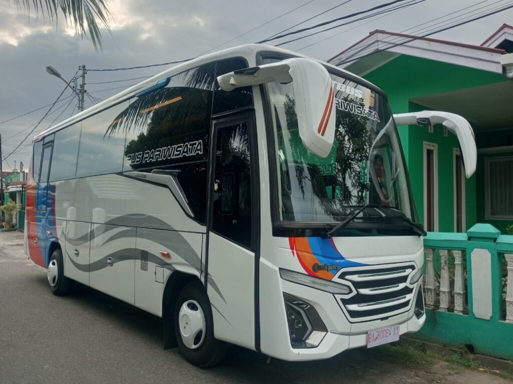 sewa bus pariwisata padang